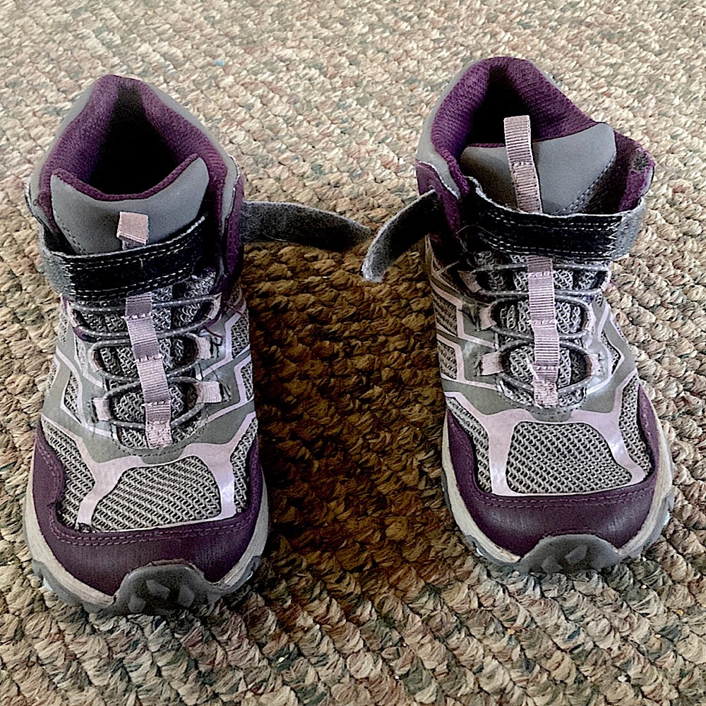 MERRELL moab hiking/trail boots 2 wide big kid girl waterproof great condition